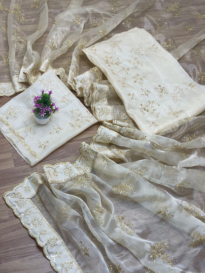 "Luxurious Comfort, Timeless Beauty: Embrace the Soft Silk Elegance"